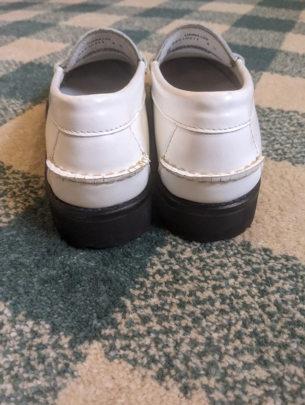 G.H. Bass Weejuns Originals White Leather Lianna Lug Sole Size 6